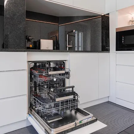 Hidden Oasis With Pool By Lovelystay *