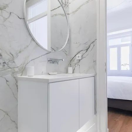 Lägenhet Hidden Oasis With Pool By Lovelystay Lisboa